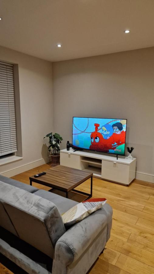 London One Apartment